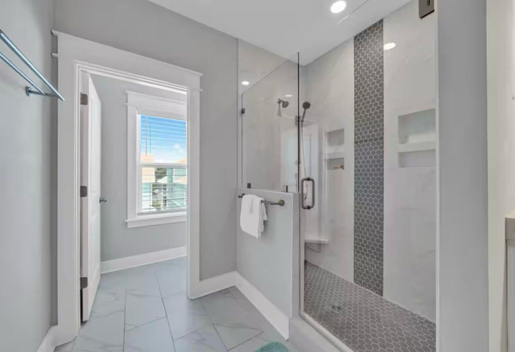 Bathroom 4, Pet Friendly Beach Retreat on 30a - Sleeps 14, Walton