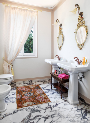 Bathroom 5, Pink Villa, Como