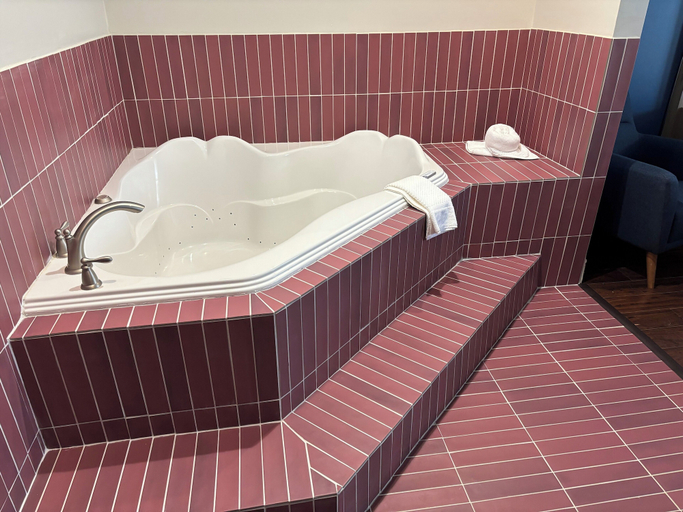 Bathroom 3, Park Inn - by Choice Hotels, Sydney, Cape Breton