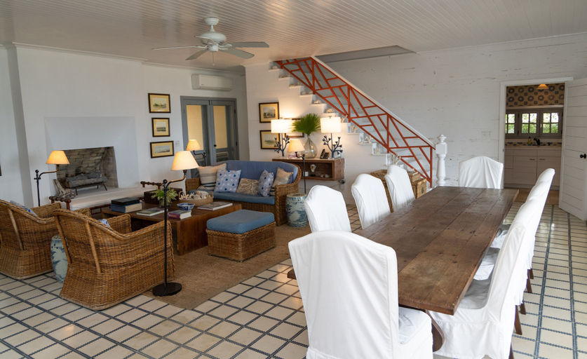 Dining 5, Beehive Harbour Island. Luxury Dream World On The Bay. Private D 5 Bedroom Home