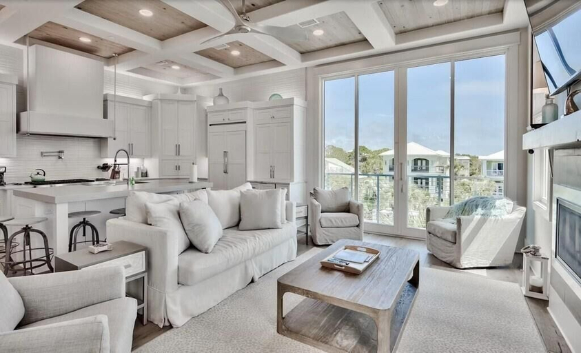Living area 3, Caspian Escape, Walton