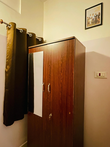 Wardrobe 3, Zivo Stays Guest House Rethibowli, Hyderabad