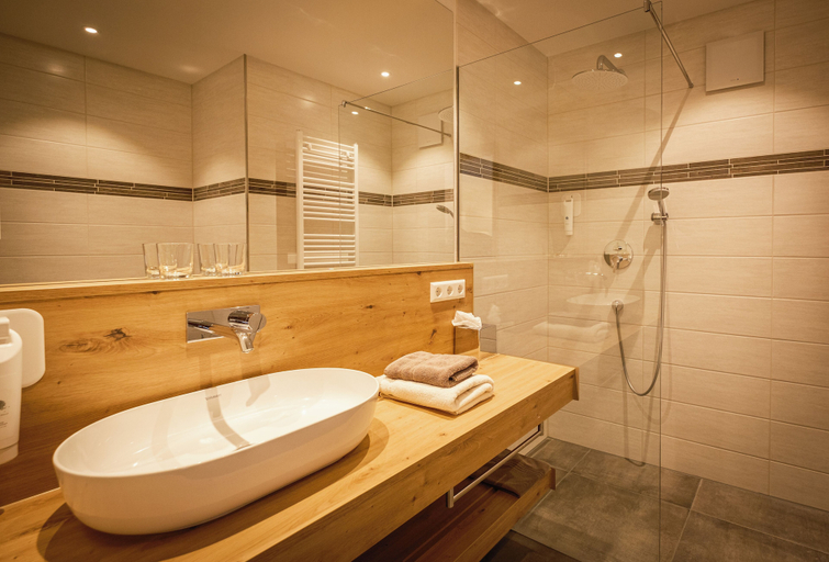 Bathroom 4, Der Adler, Waldshut