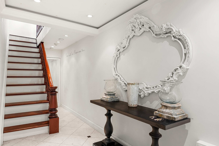 Room 3, Gramercy Manor Triplex w Private Deck Garden, New York
