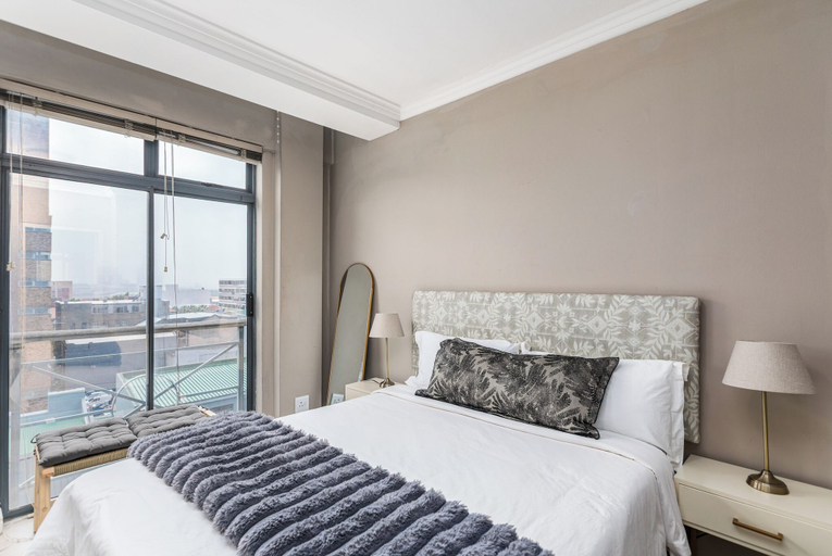Room 2, The Square 513 by CTHA, City of Cape Town