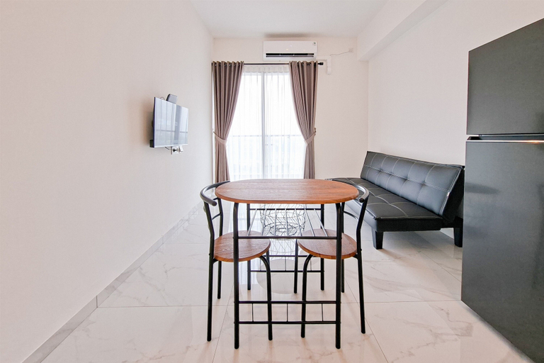 In-room dining 5, Tidy 2Br Sky House Alam Sutera Apartment Near Ikea, Tangerang