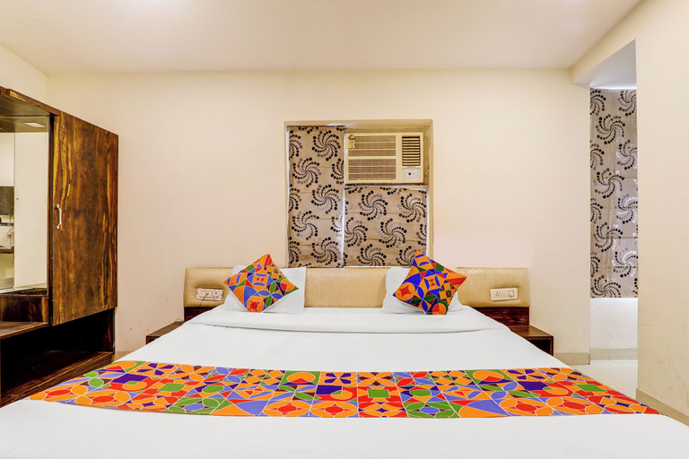 Room 4, Fabhotel Travellers, Lucknow