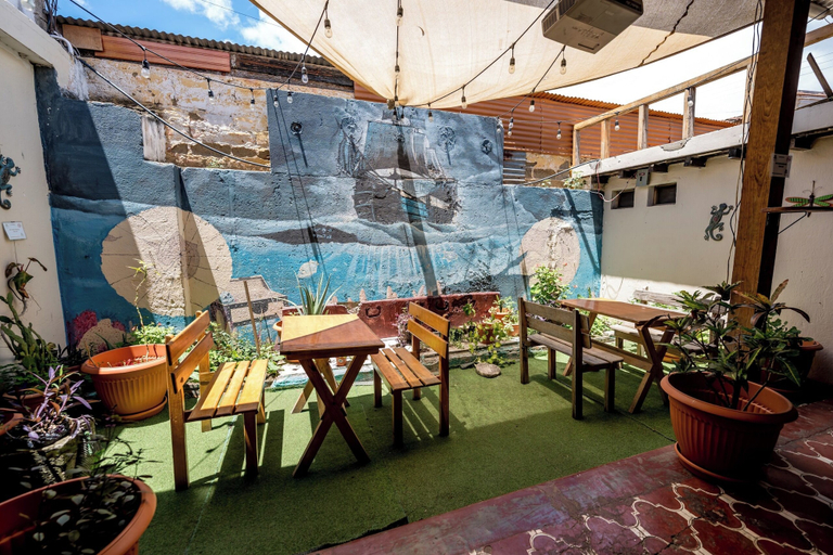 Exterior 2, Amura Hostel, Antigua Guatemala
