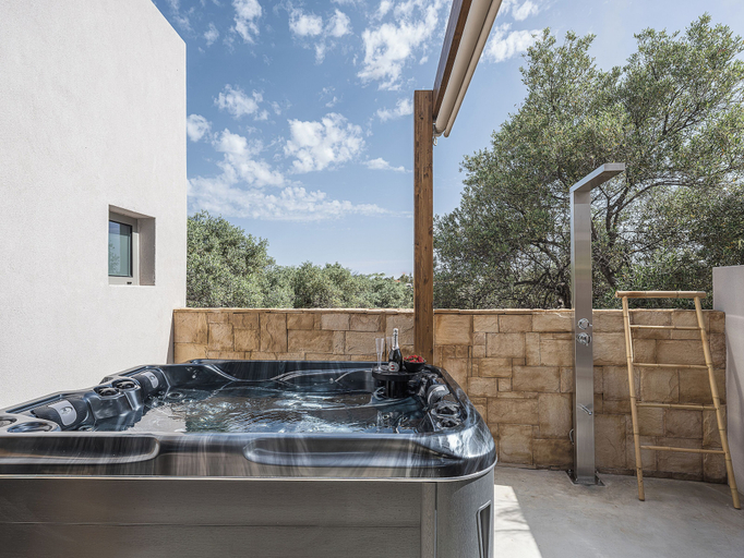 Exterior 2, Vanilla Suites, Crete