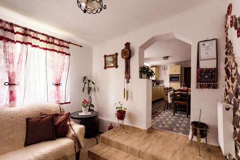 Living area 2, Transylvanian Home - Mountain View, BBQ & Pool, Bratca