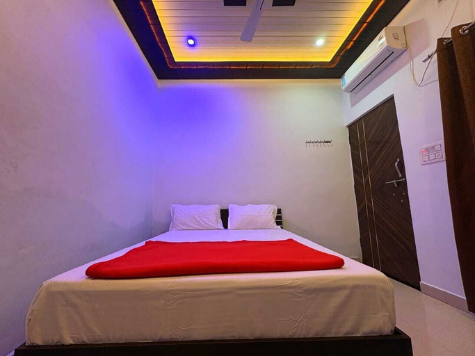 Room 4, Sumedha Galaxy Inn, Varanasi