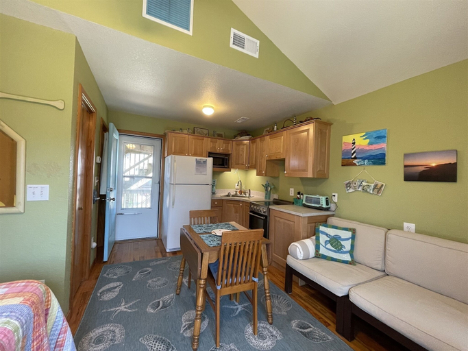 Private kitchen 4, 19 Oceans Door West Studio Bedroom Condo by RedAwning, Dare