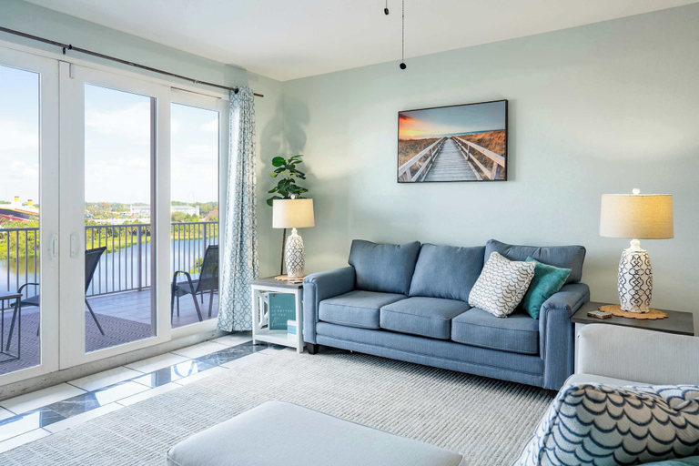 Living area 3, Wharftown Retreat 8ppl, Bay