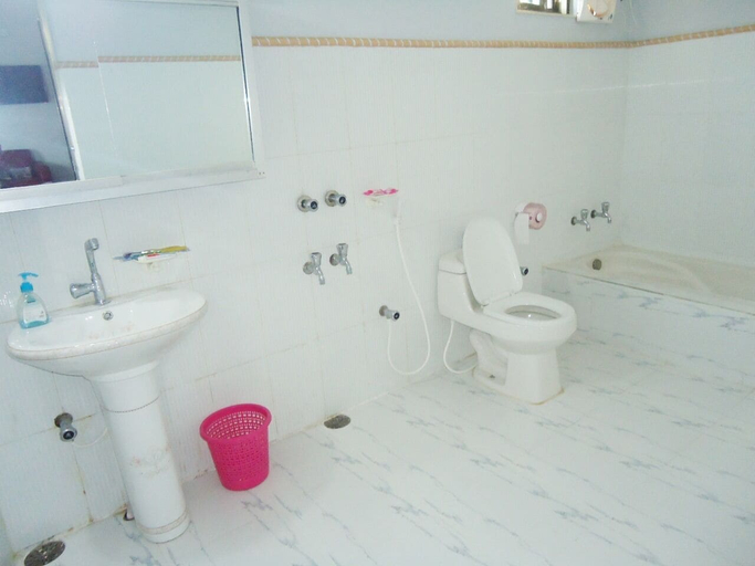 Bathroom 3, Hotel Star International, Rajshahi