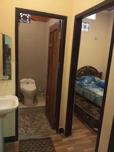 Bathroom 2, Gloria Guest House, Ambon
