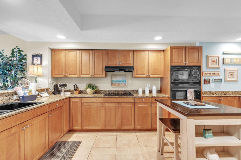 Private kitchen 5, La Vistana #a503, Pinellas