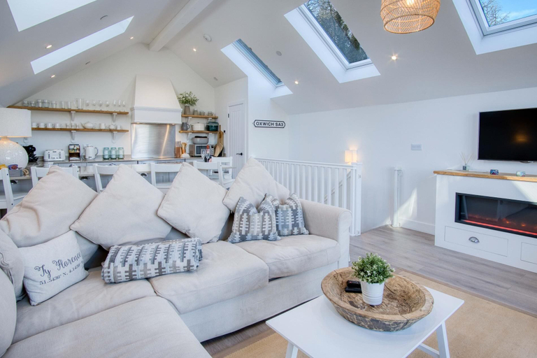 Living area 4, Ty Florence - 3 Bedroom Cottage - Bayview Oxwich, Swansea