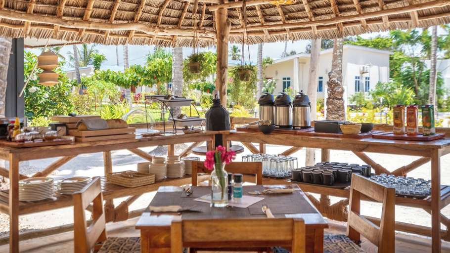 Breakfast buffet 2, Coconut Breeze Apartments, Kaskazini 'B'