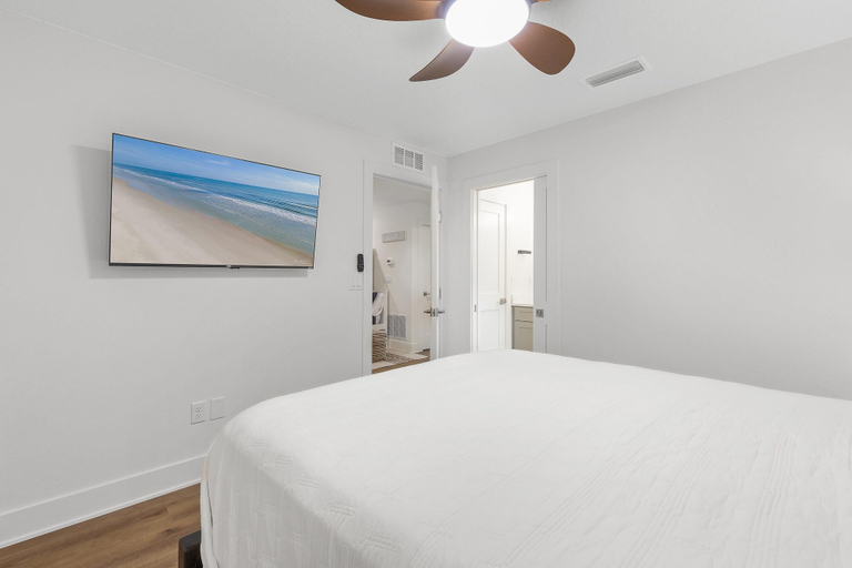 Room 5, Flip Flop Living South, Volusia
