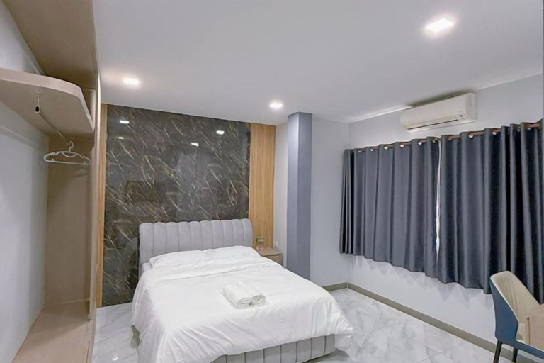 Room 2, Near Three Town 4Beds 5Baths South Pattaya villa, Pattaya