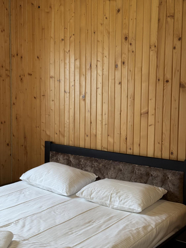 Bedroom 2, Маріна Драгобрат, Rakhivs'kyi