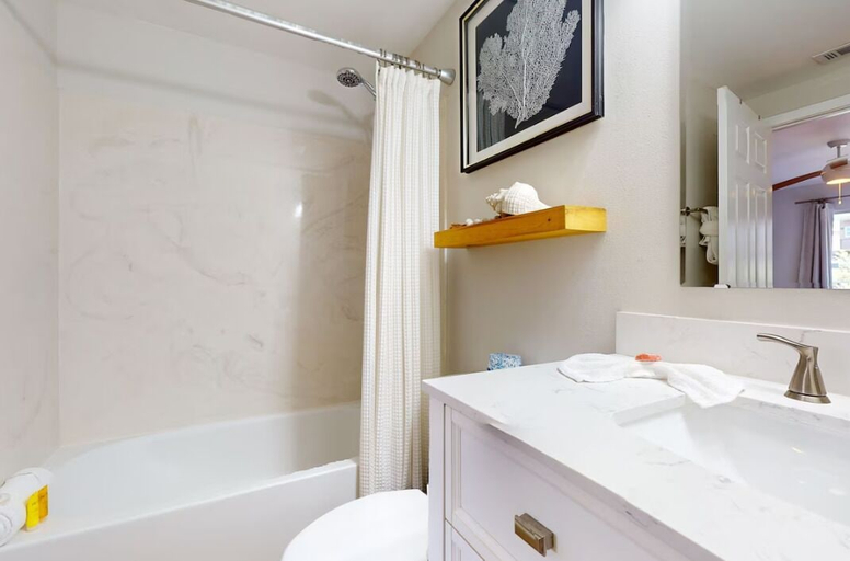 Bathroom 4, Ciboney 3014, Walton