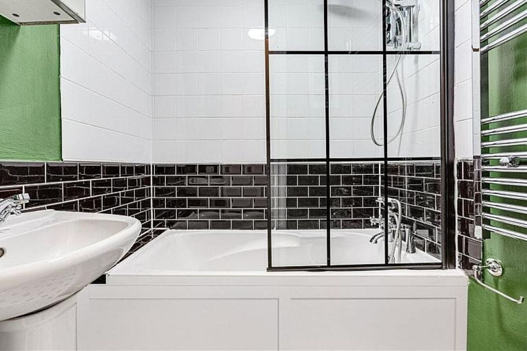 Bathroom, Herne Hill Haven, London