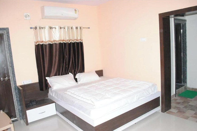 Room 2, Hotel Park Paradise and Restaurant, Narsimhapur