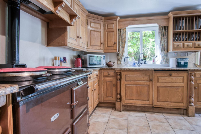 Private kitchen 4, Bullcroft - 6 Bedroom House - Oxwich, Swansea