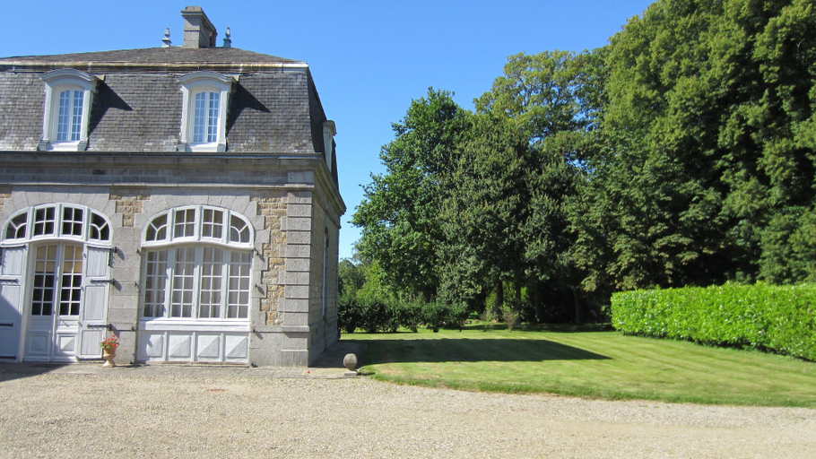 Front of property 3, Holiday Home Château de Boucéel Mont Saint Michel, Manche