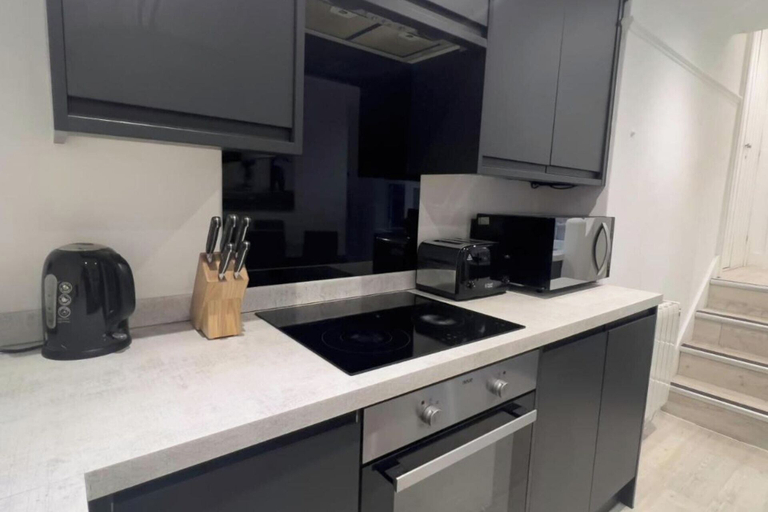 Private kitchen 5, Apartmentsleeps8-wifi-famillyfriendly-citycentre, Kent