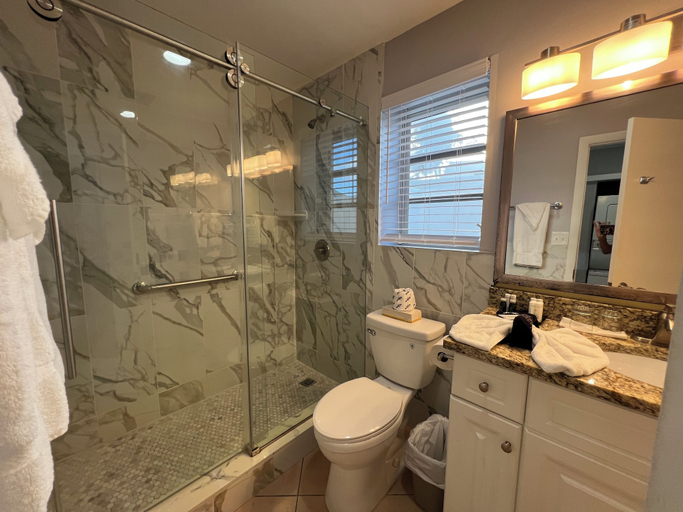 Bathroom 4, Bluebeard's Castle Resort, Charlotte Amalie
