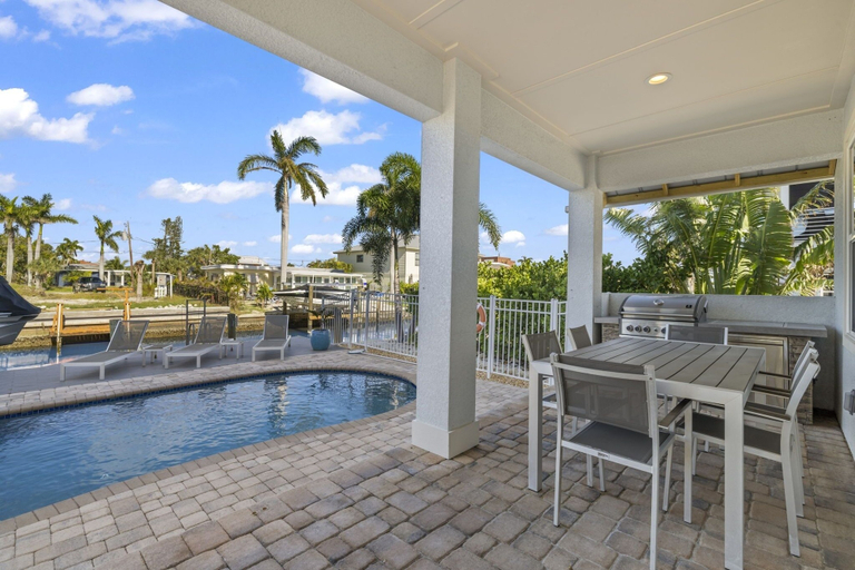 Outdoor dining 5, 143 Catch And Relax: 5br Home W/ Pool & Spa! 5 Bedroom Home, Lee