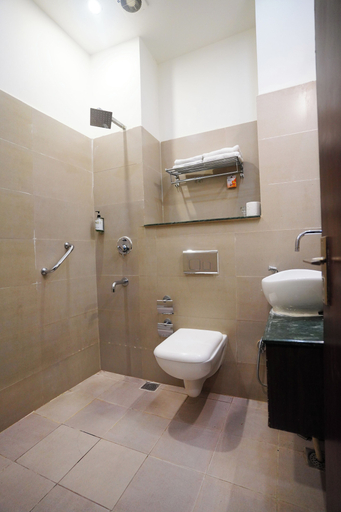 Bathroom 5, N3N Ganga Retreat by Stotrak, Garhwal