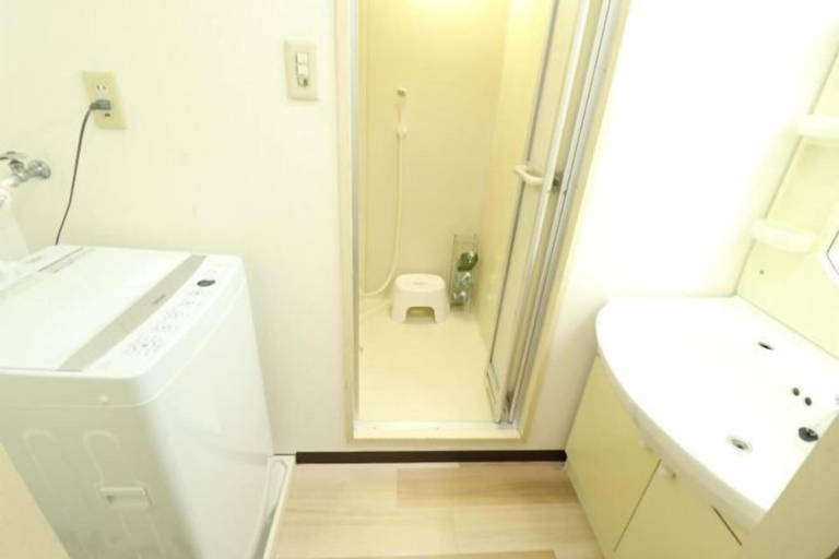 Bathroom 5, Court Saiwaicho, Osaka
