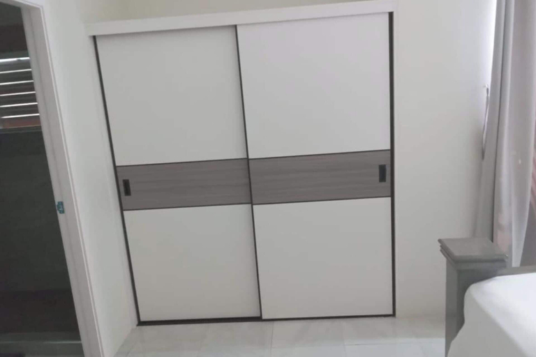 Room 3, Beach-view 2 Bed Apartment Sleeps 4 - Free Parking
