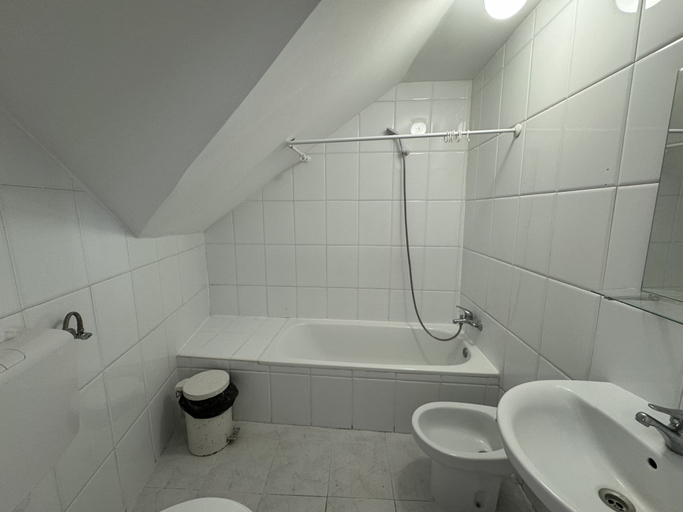 Bathroom 3, Rossio Terrace, Lisbon