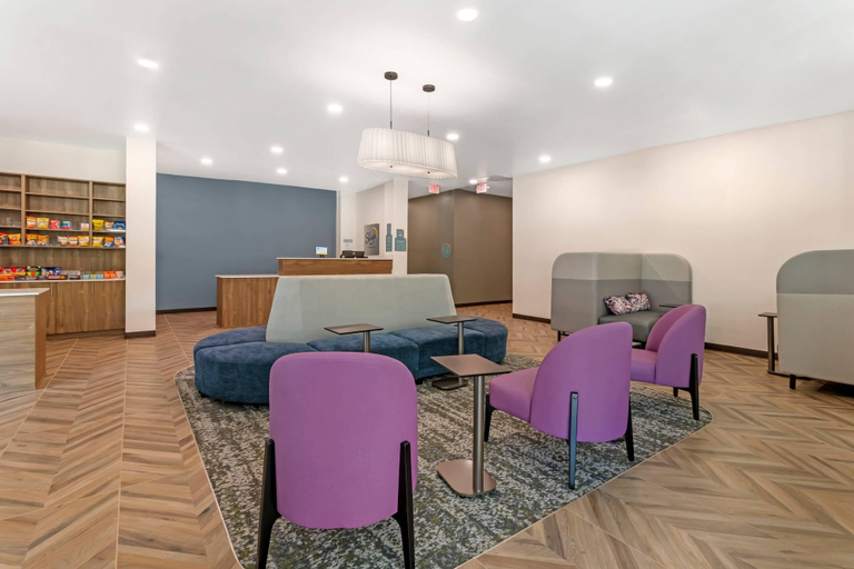 Lobby 4, Sleep Inn & Suites, Cheatham