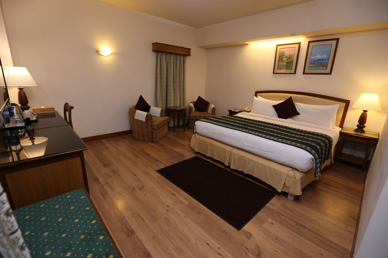Bedroom 3, Embassy Inn, Karachi
