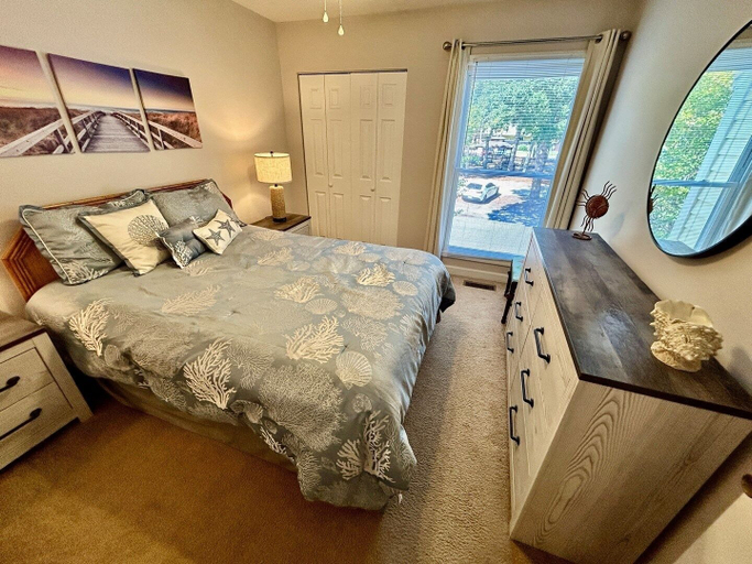 Room 4, Sealoft 4 2 Bedroom Home by RedAwning, Horry