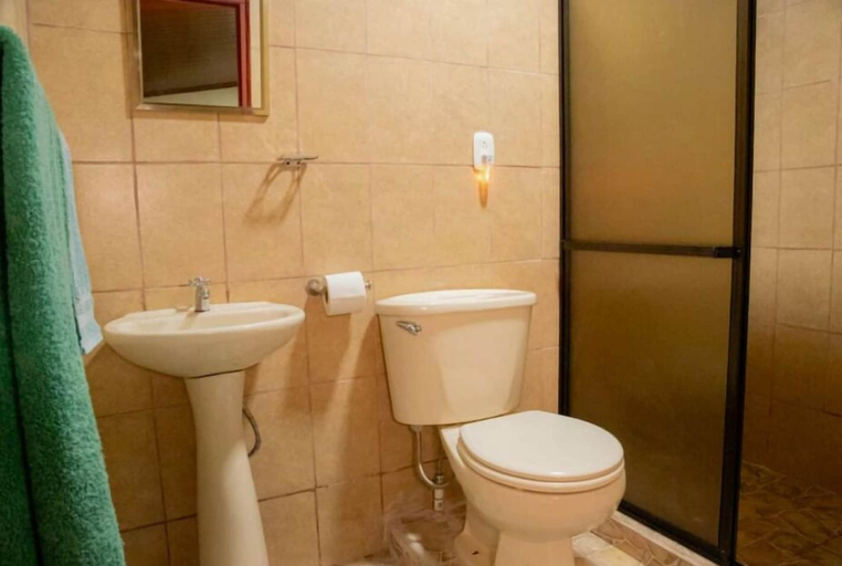 Bathroom, Rancho Costafalo, Liberia