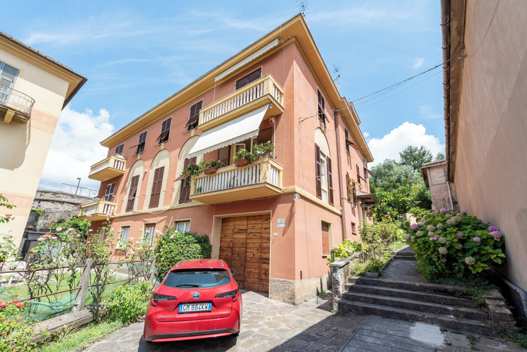 Front of property 3, Spacious 2-bedroom flat near the beach, Genova