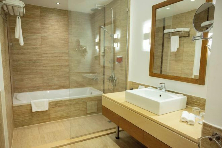 Bathroom 5, Sataya Resort Marsa Alam, Marsa 'Alam