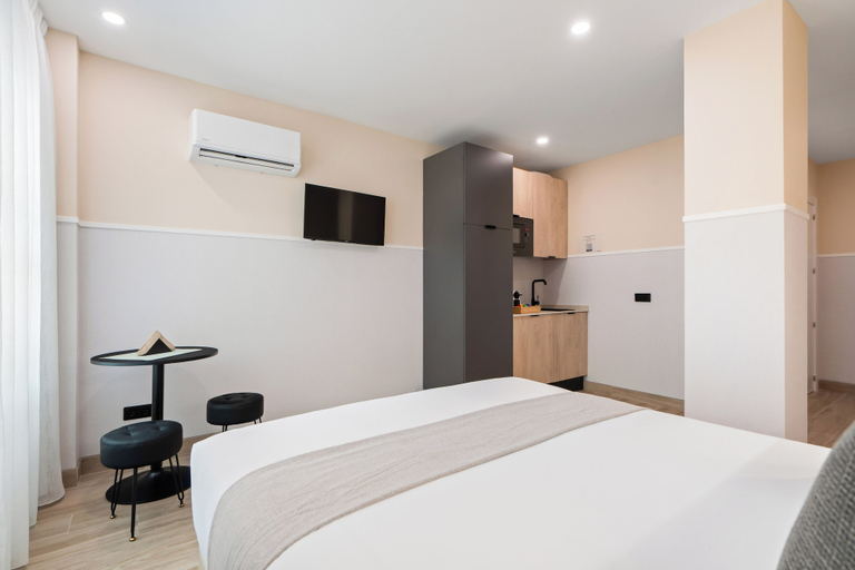 Room 2, Dobo Madrid Molins, Madrid