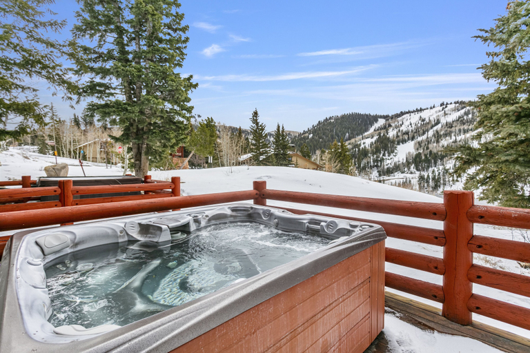 Outdoor spa tub 4, 11 - Two Bedroom Condo with Spa Enclave by Deer Valley Resort, Summit