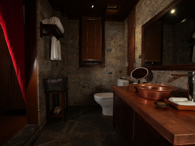 Bathroom 5, Sangzhu Kangzhu Luxury Residence, Dêqên Tibetan