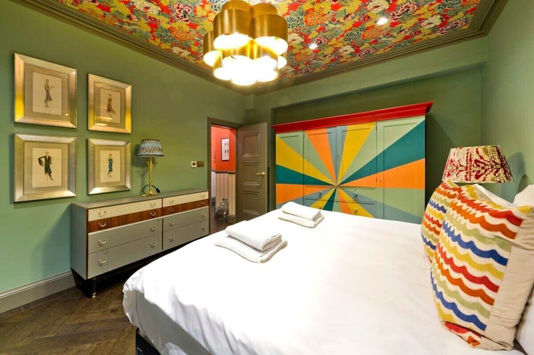 Bedroom 3, Colourful 3 Bed Kensington Garden Flat, London