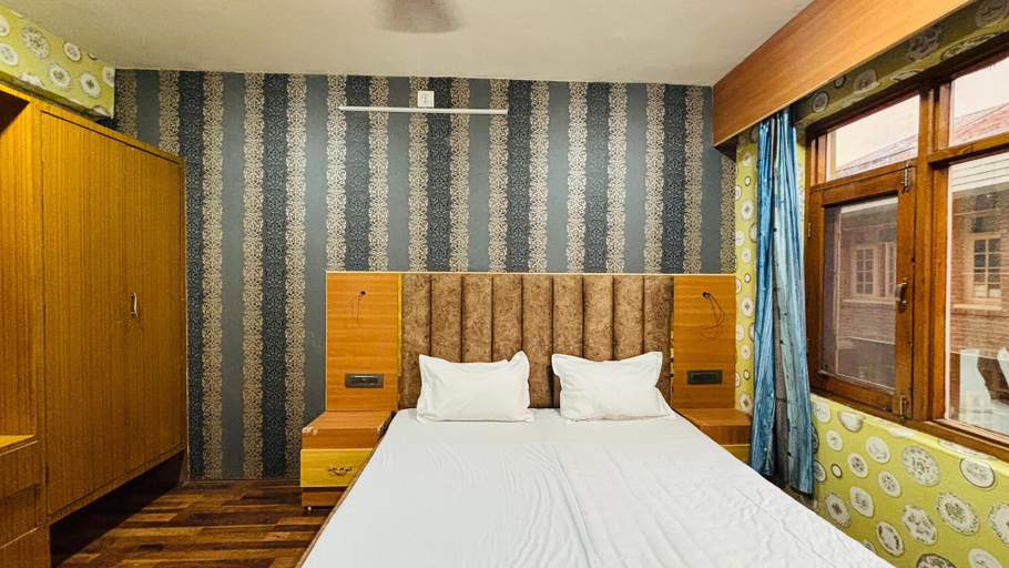 Room 3, Hotel Indra, Srinagar