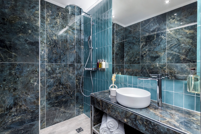 Bathroom 5, Merveil Signature Suite - Kleber, Paris