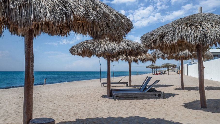 Beach, Splash Into Summer- Beachfront Condo @ the new Encantame Towers Resort, Puerto Peñasco